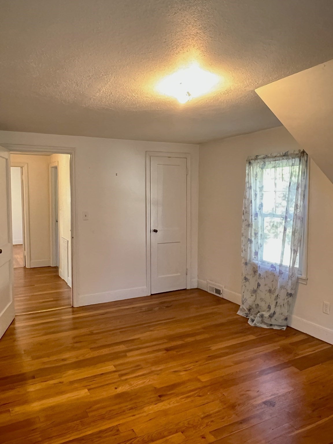 109 Pilgrim RD, Springfield, MA Photo #18
