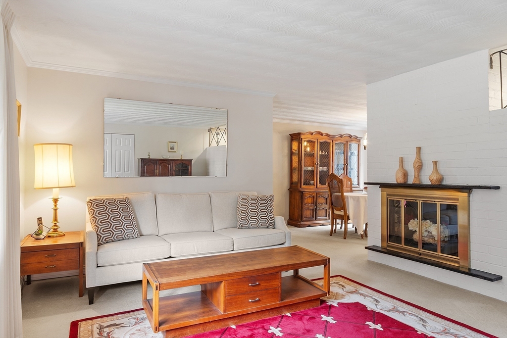 11 Parlee Rd