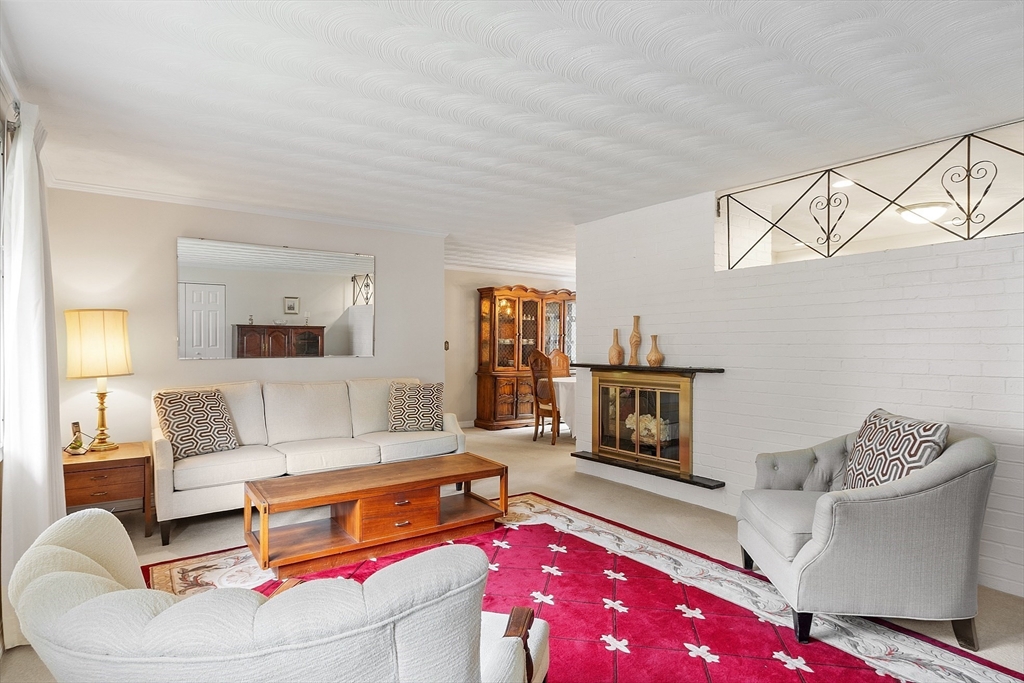 11 Parlee Rd