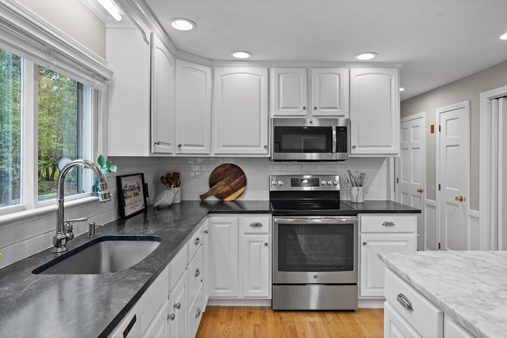 19 Lincoln Dr