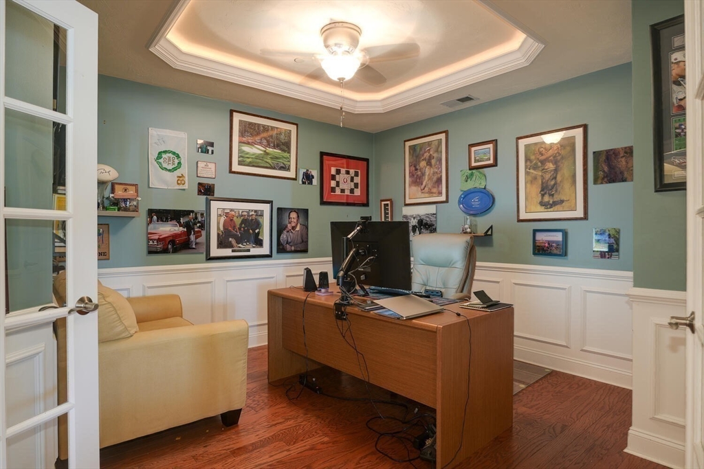 Franklin, Massachusetts 02038, United States, 2 Bedrooms Bedrooms, ,3 BathroomsBathrooms,Residential,Active,216422