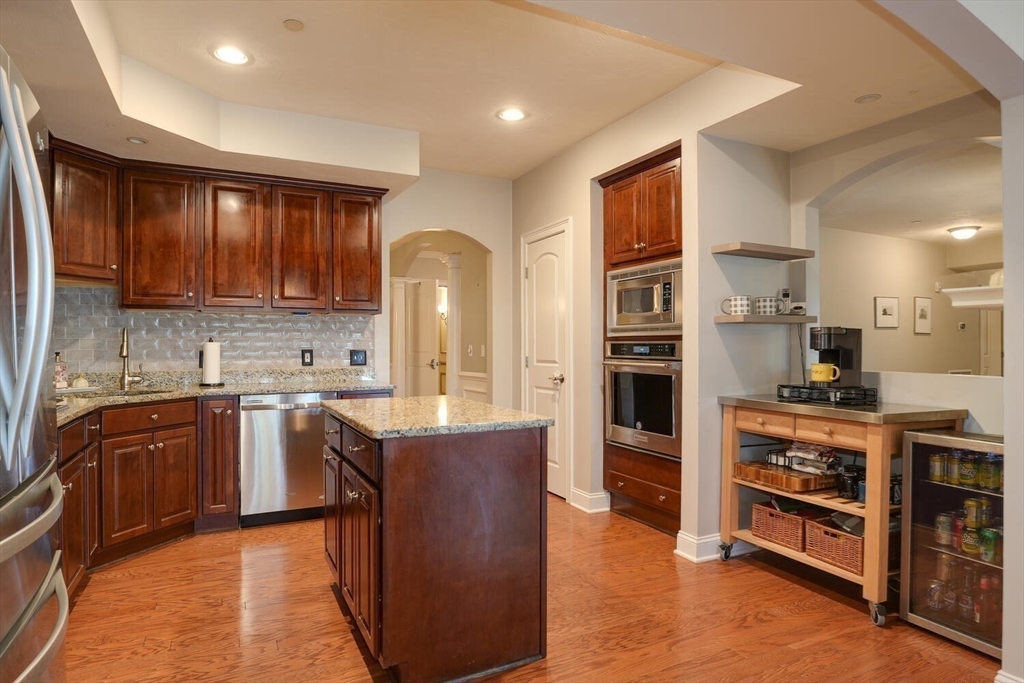 Franklin, Massachusetts 02038, United States, 2 Bedrooms Bedrooms, ,3 BathroomsBathrooms,Residential,Active,216422