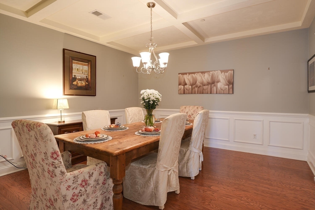 Franklin, Massachusetts 02038, United States, 2 Bedrooms Bedrooms, ,3 BathroomsBathrooms,Residential,Active,216422