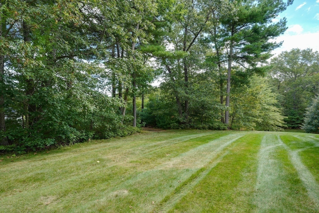 Franklin, Massachusetts 02038, United States, 2 Bedrooms Bedrooms, ,3 BathroomsBathrooms,Residential,Active,216422