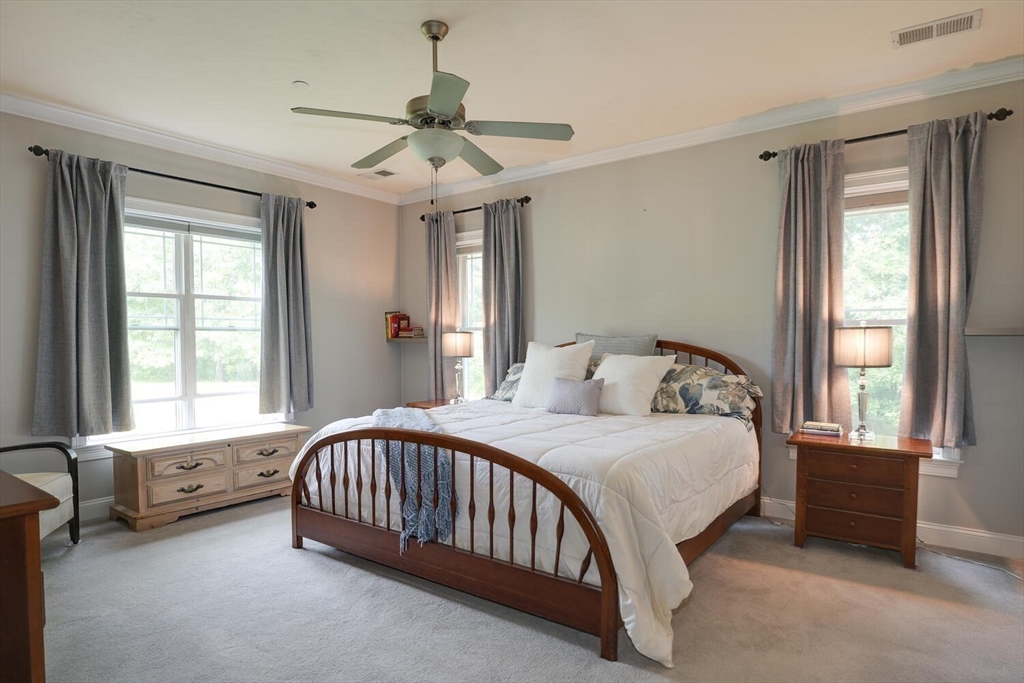 Franklin, Massachusetts 02038, United States, 2 Bedrooms Bedrooms, ,3 BathroomsBathrooms,Residential,Active,216422