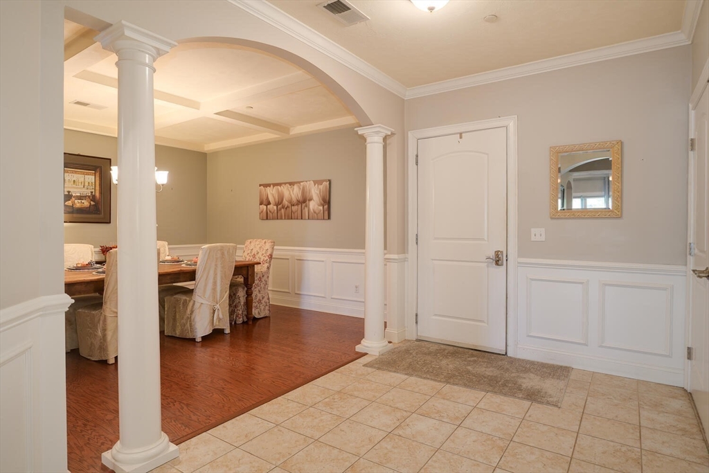 Franklin, Massachusetts 02038, United States, 2 Bedrooms Bedrooms, ,3 BathroomsBathrooms,Residential,Active,216422