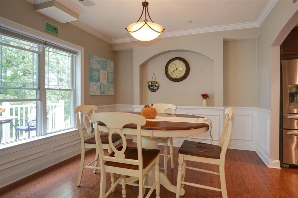 Franklin, Massachusetts 02038, United States, 2 Bedrooms Bedrooms, ,3 BathroomsBathrooms,Residential,Active,216422