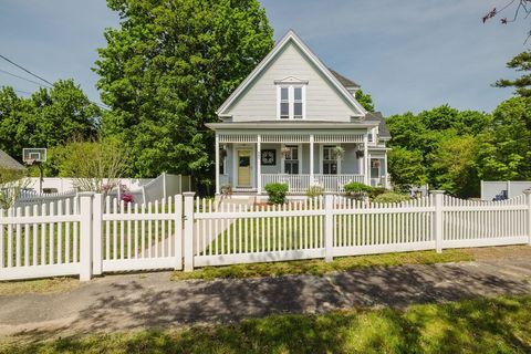Photo of 849 Union St, Rockland, MA 02370 (MLS # 73521157)