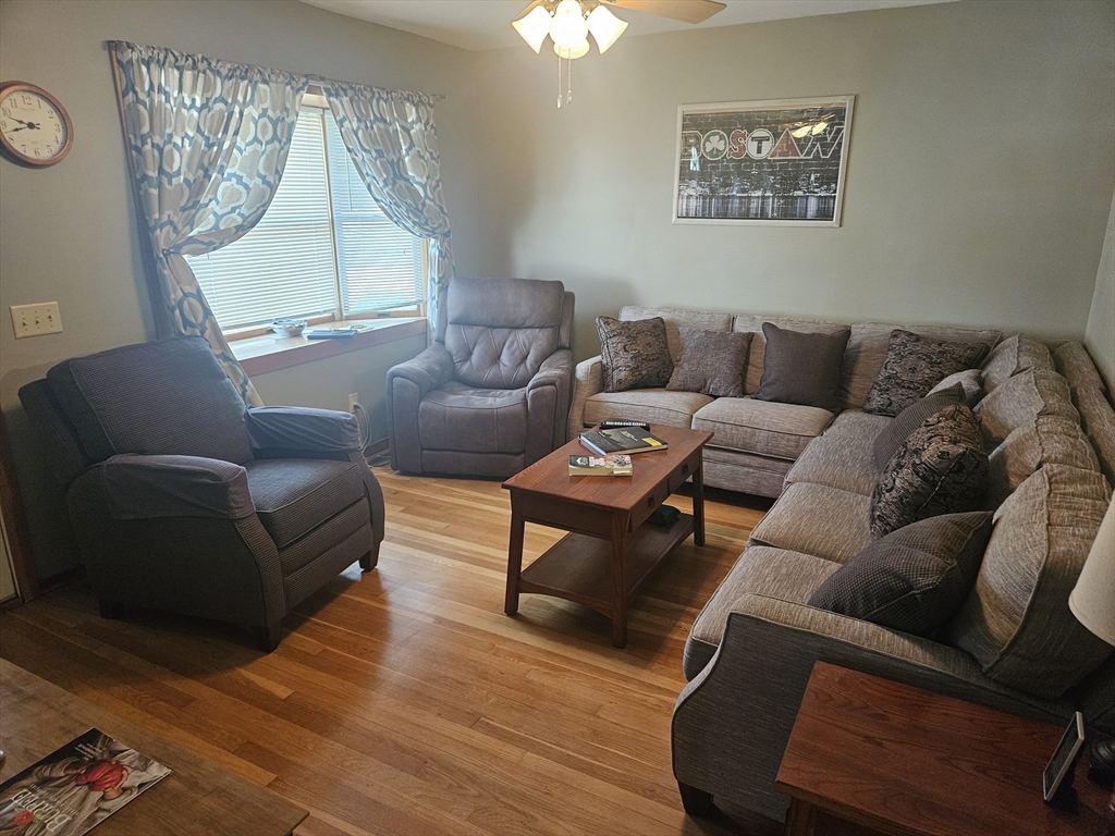 Lowell, Massachusetts 01854, United States, 4 Bedrooms Bedrooms, ,1 BathroomBathrooms,Residential,Active,212637