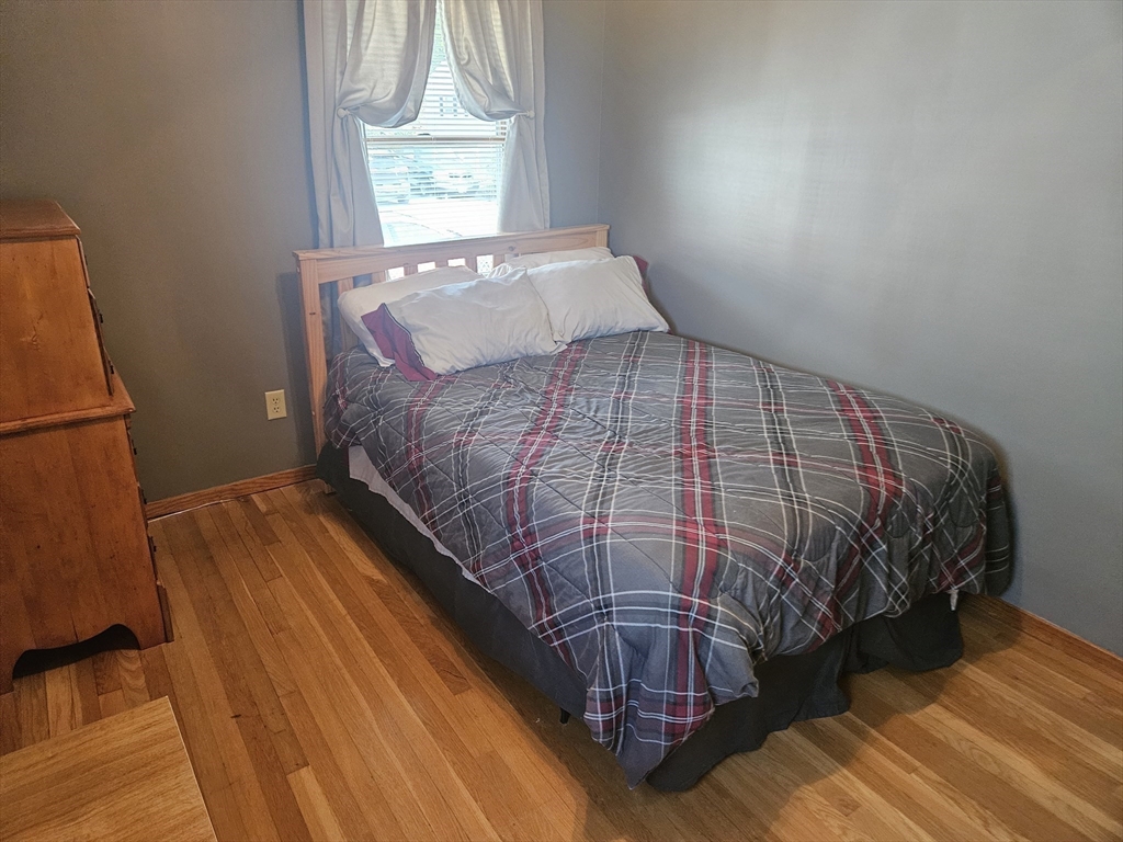 Lowell, Massachusetts 01854, United States, 4 Bedrooms Bedrooms, ,1 BathroomBathrooms,Residential,Active,212637