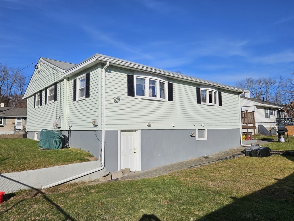 Lowell, Massachusetts 01854, United States, 4 Bedrooms Bedrooms, ,1 BathroomBathrooms,Residential,Active,212637