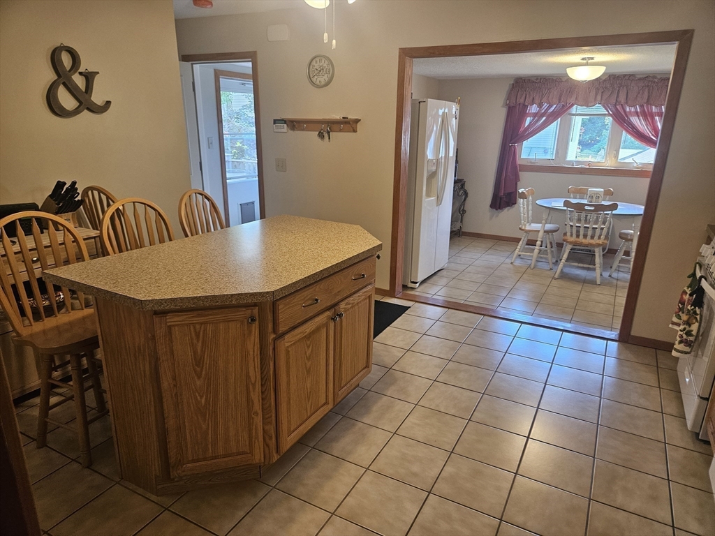 Lowell, Massachusetts 01854, United States, 4 Bedrooms Bedrooms, ,1 BathroomBathrooms,Residential,Active,212637