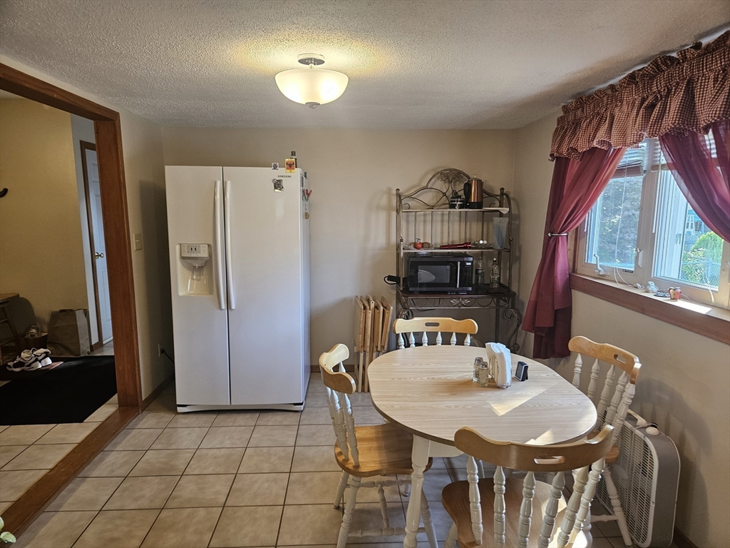 Lowell, Massachusetts 01854, United States, 4 Bedrooms Bedrooms, ,1 BathroomBathrooms,Residential,Active,212637