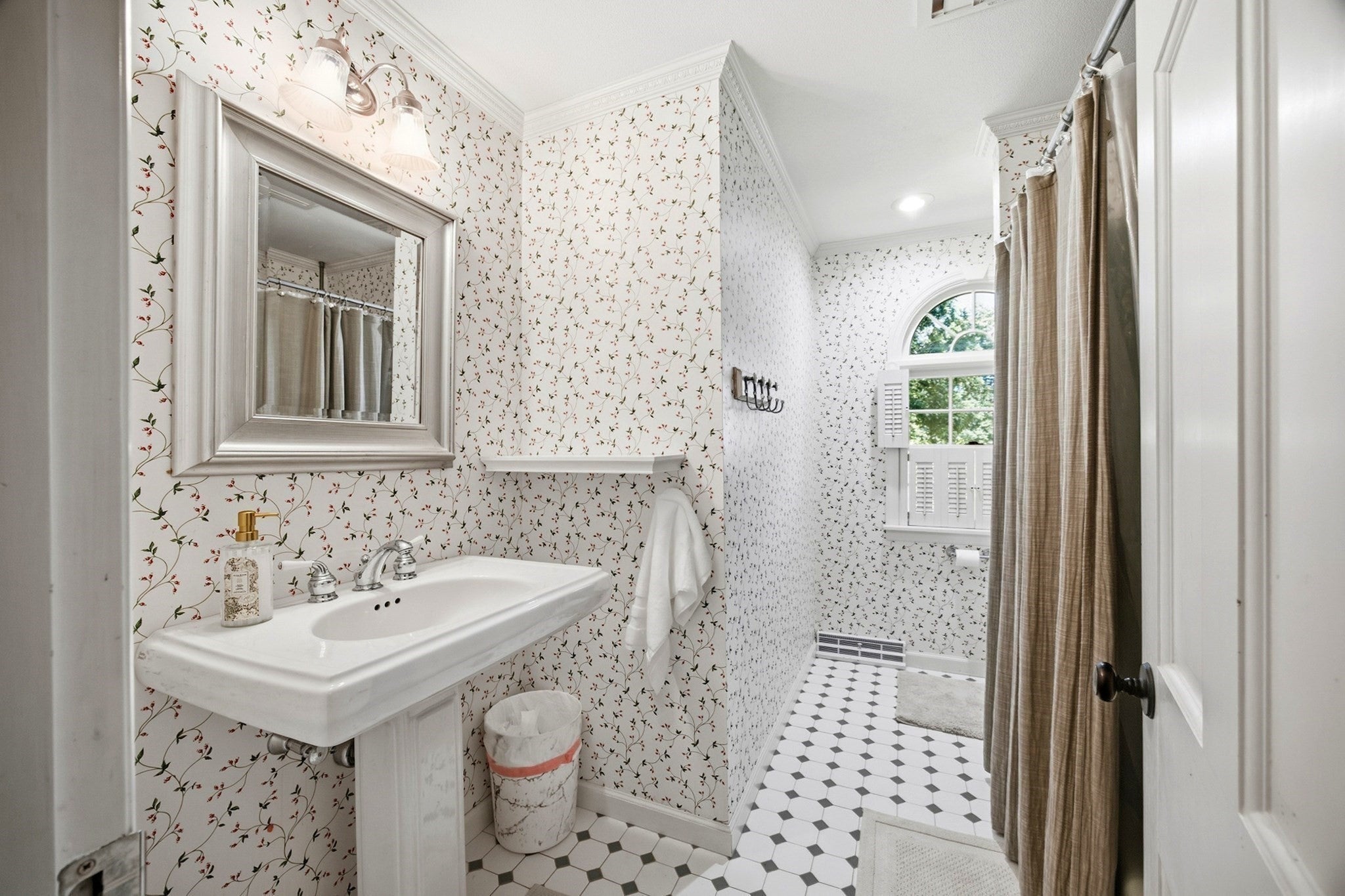 64 Cambridge Cir, Longmeadow, MA Photo #33