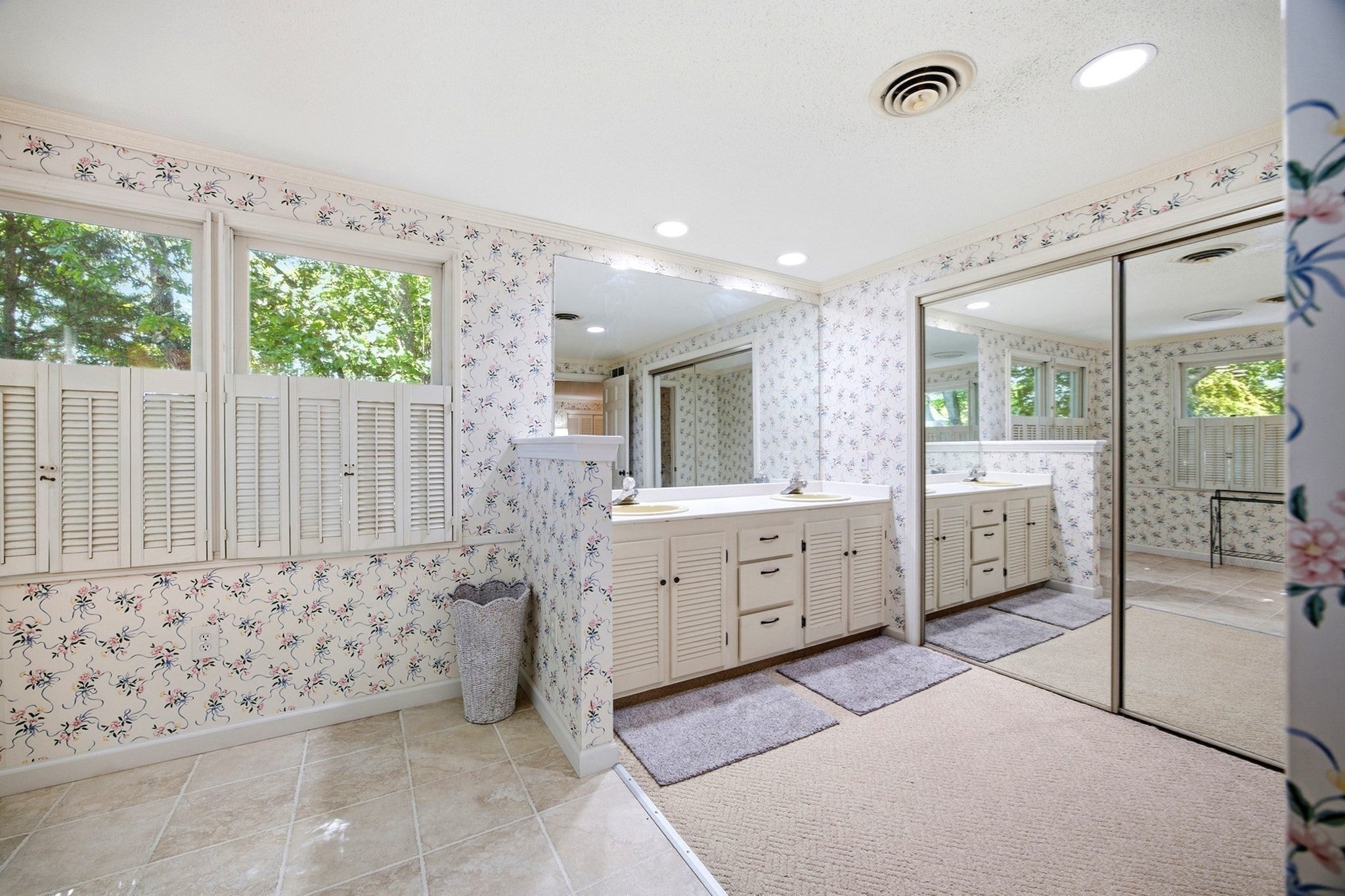 64 Cambridge Cir, Longmeadow, MA Photo #27