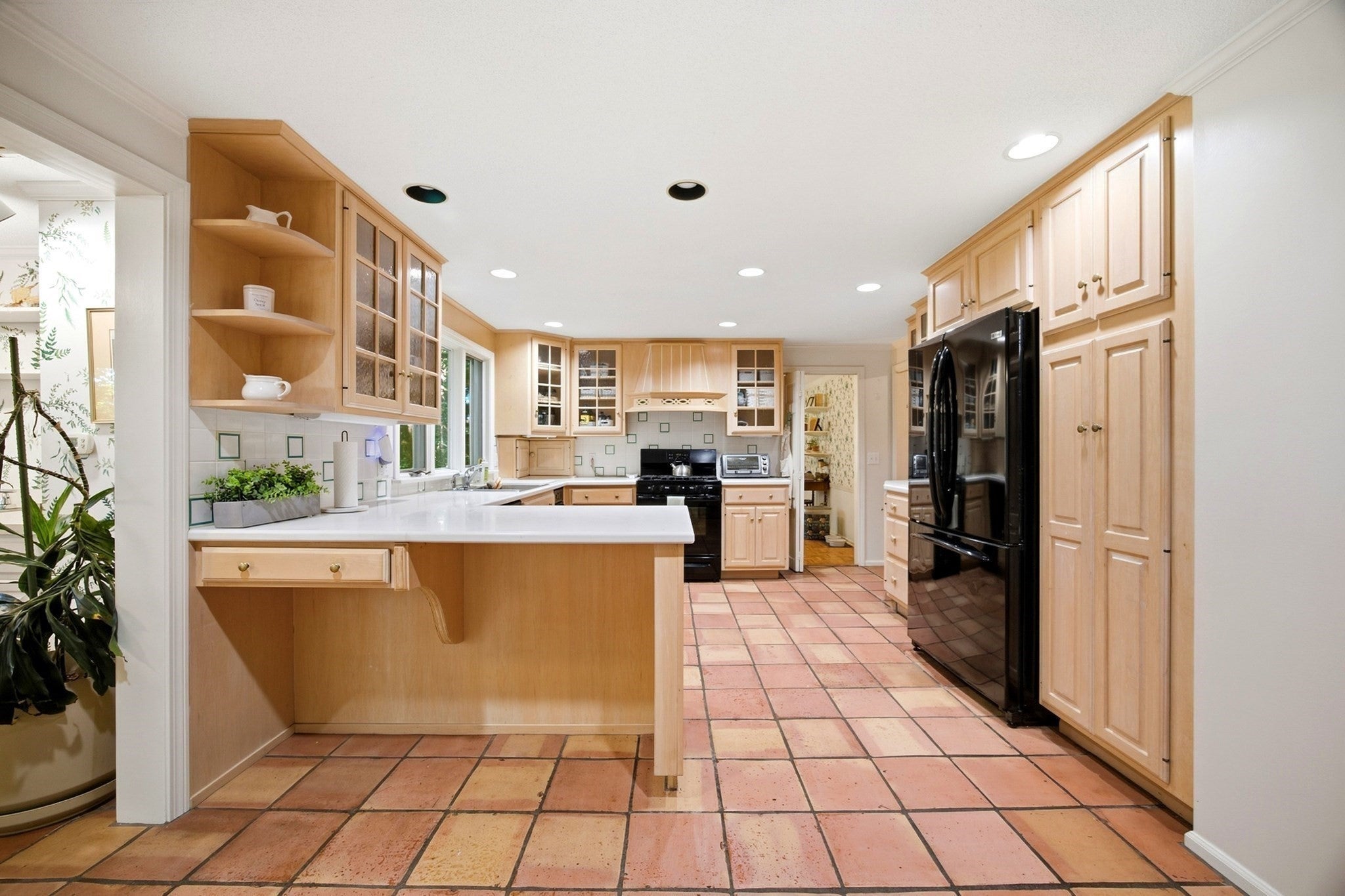 64 Cambridge Cir, Longmeadow, MA Photo #8