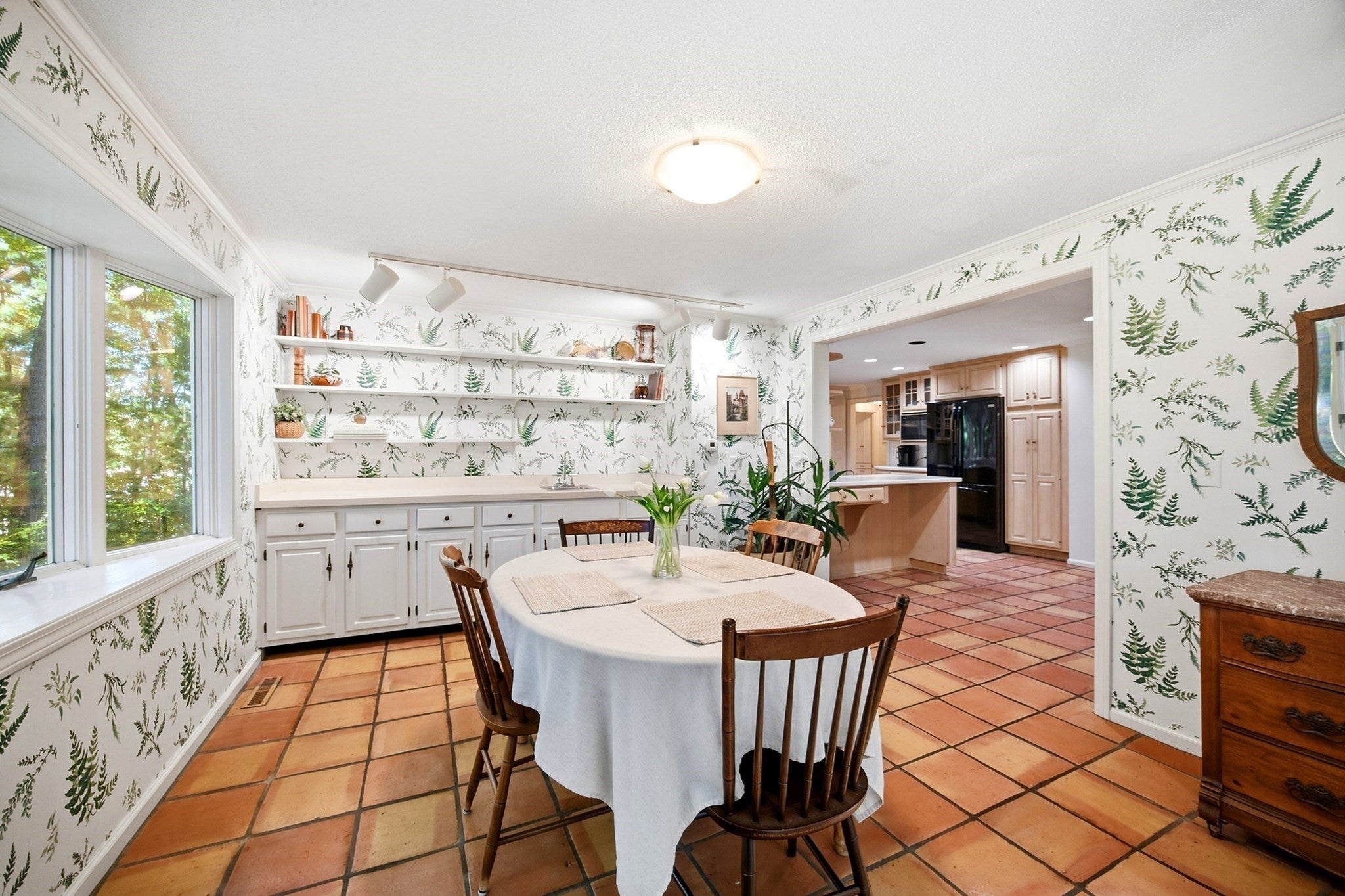 64 Cambridge Cir, Longmeadow, MA Photo #9