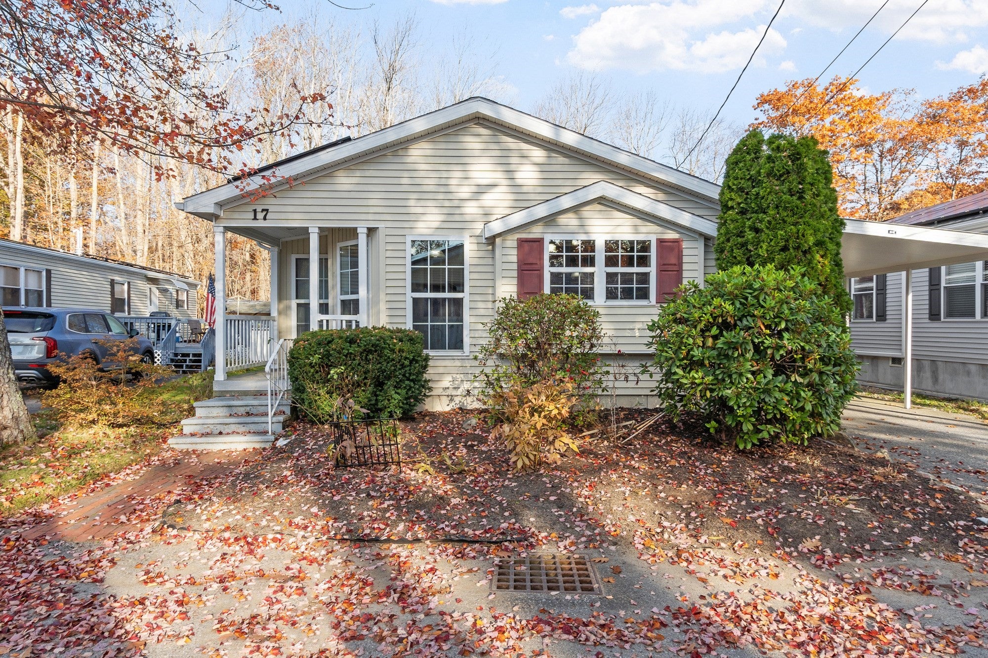 17 Lewis St