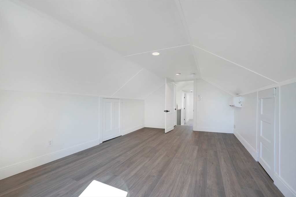 3 Veranda Ave