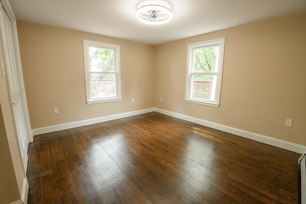 Gardner, Massachusetts 01440, United States, 3 Bedrooms Bedrooms, ,3 BathroomsBathrooms,Residential,Active,146400