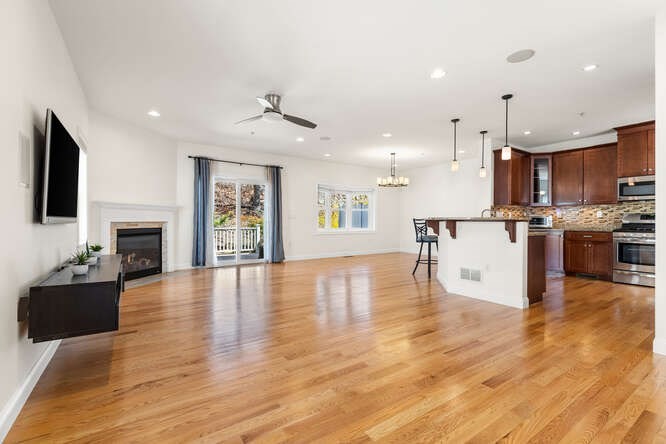 10 Murray Avenue 16