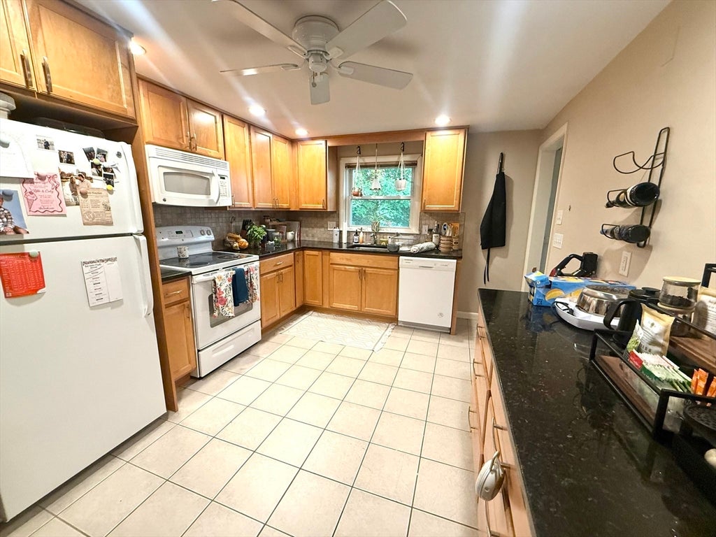 Click for 81 Ralph St #2, Watertown, MA slideshow Click for 81 Ralph St #2, Watertown, MA slideshow