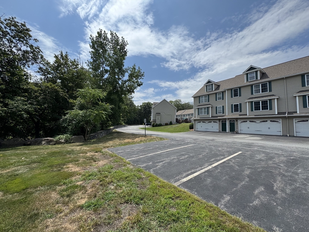 530 Mammoth Rd 32