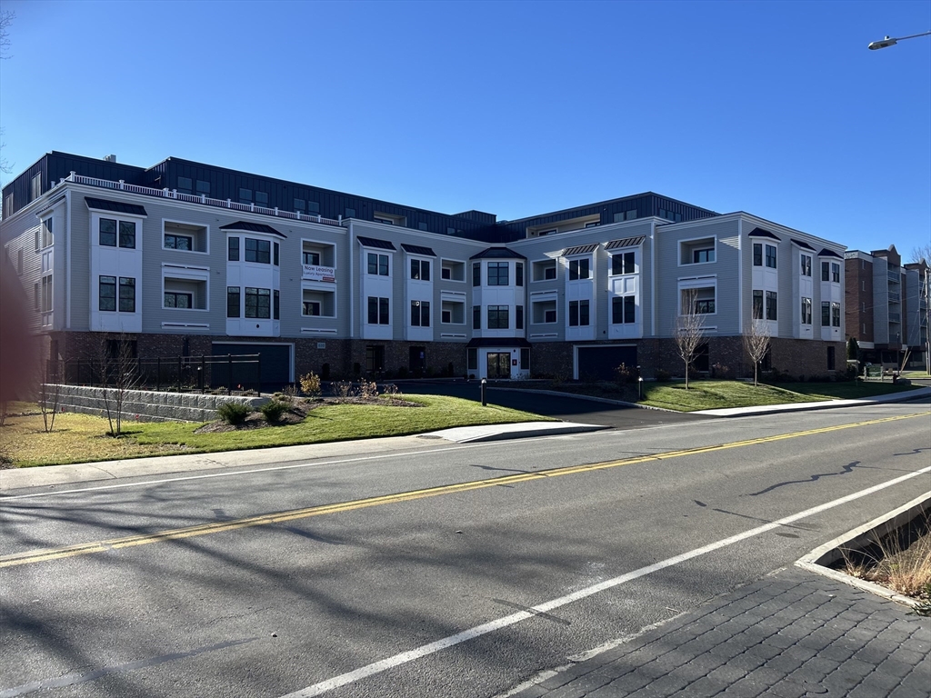 Photo 1 of 28 — 610 Salem Street 301, Wakefield, MA 01180
