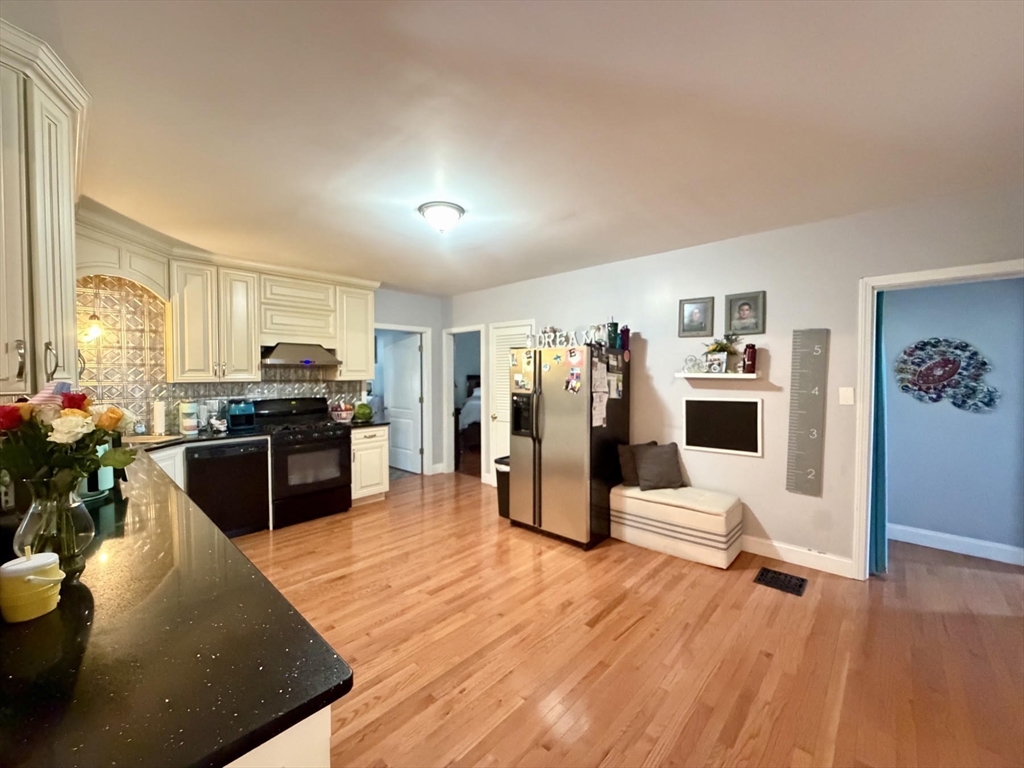 162 Narragansett Blvd
