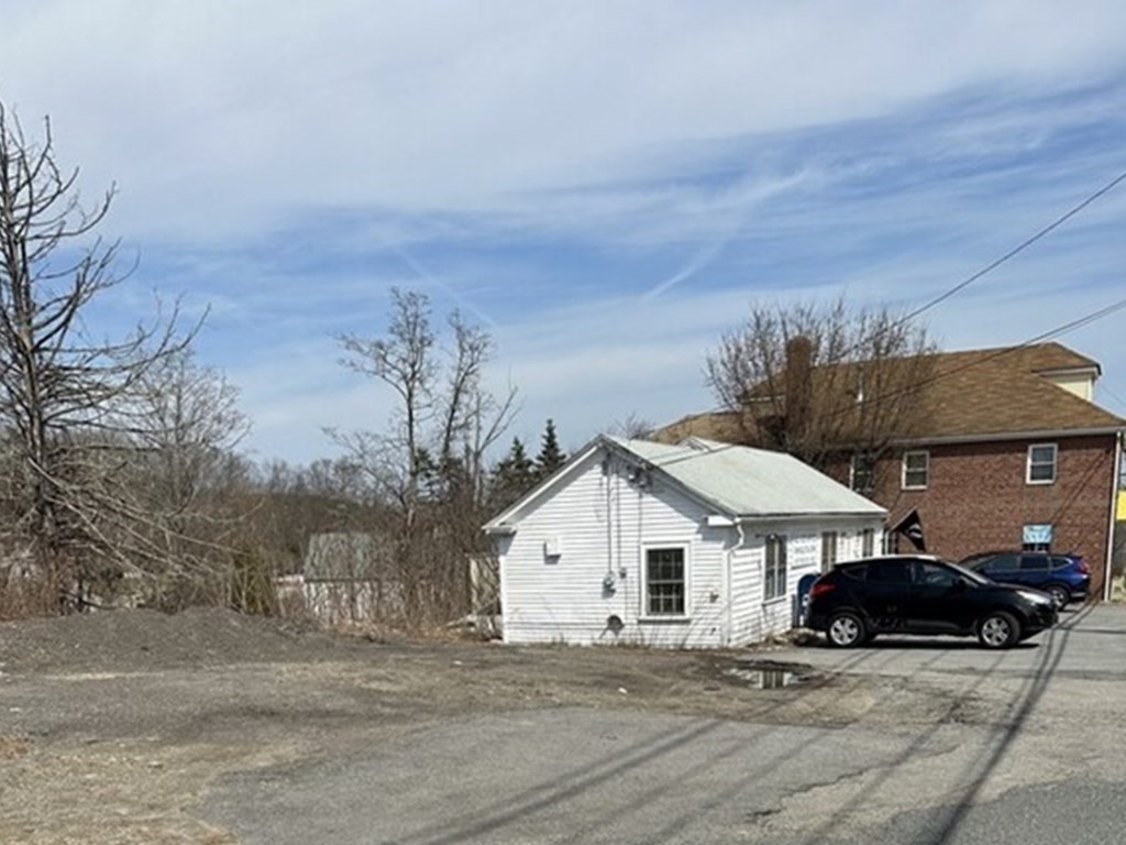 69 Turnpike Rd