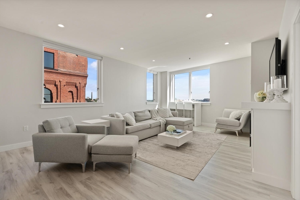 234 Causeway St Apt 709
