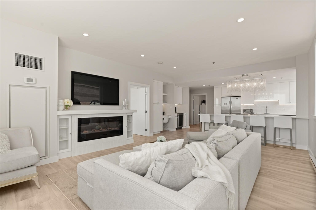 234 Causeway St Apt 709
