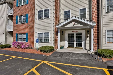 Photo of 122 Eagle Dr #122, Tewksbury, MA 01876 (MLS # 73510000)