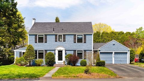 20 Puritan Ln Dedham MA 02026