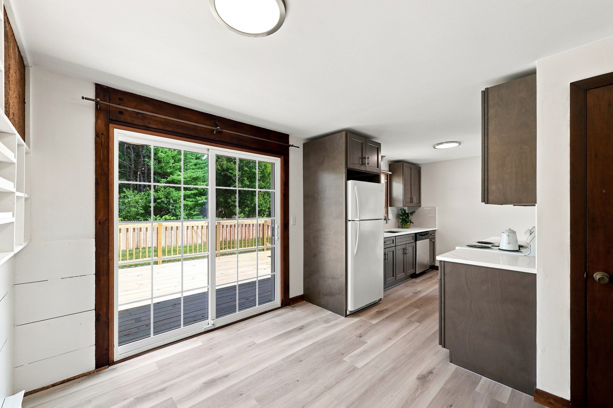 15 Peterson Cir, Agawam, MA Photo #9