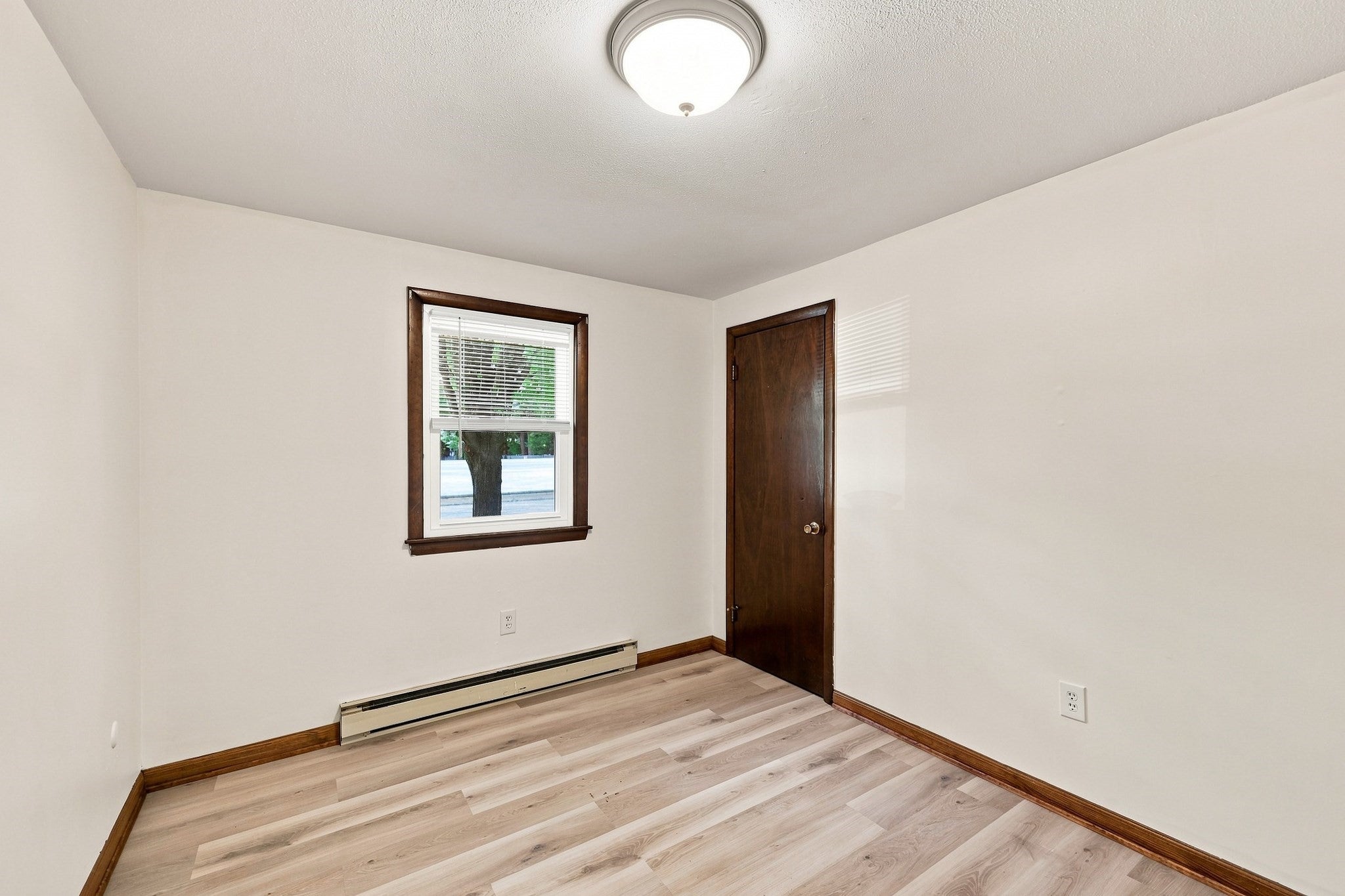 15 Peterson Cir, Agawam, MA Photo #16