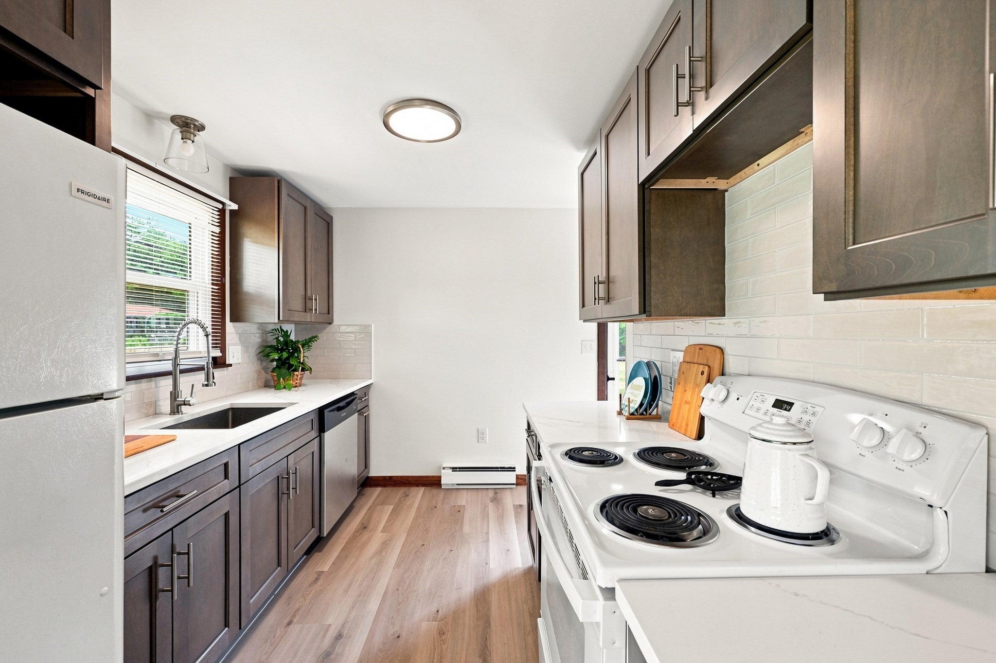 15 Peterson Cir, Agawam, MA Photo #8