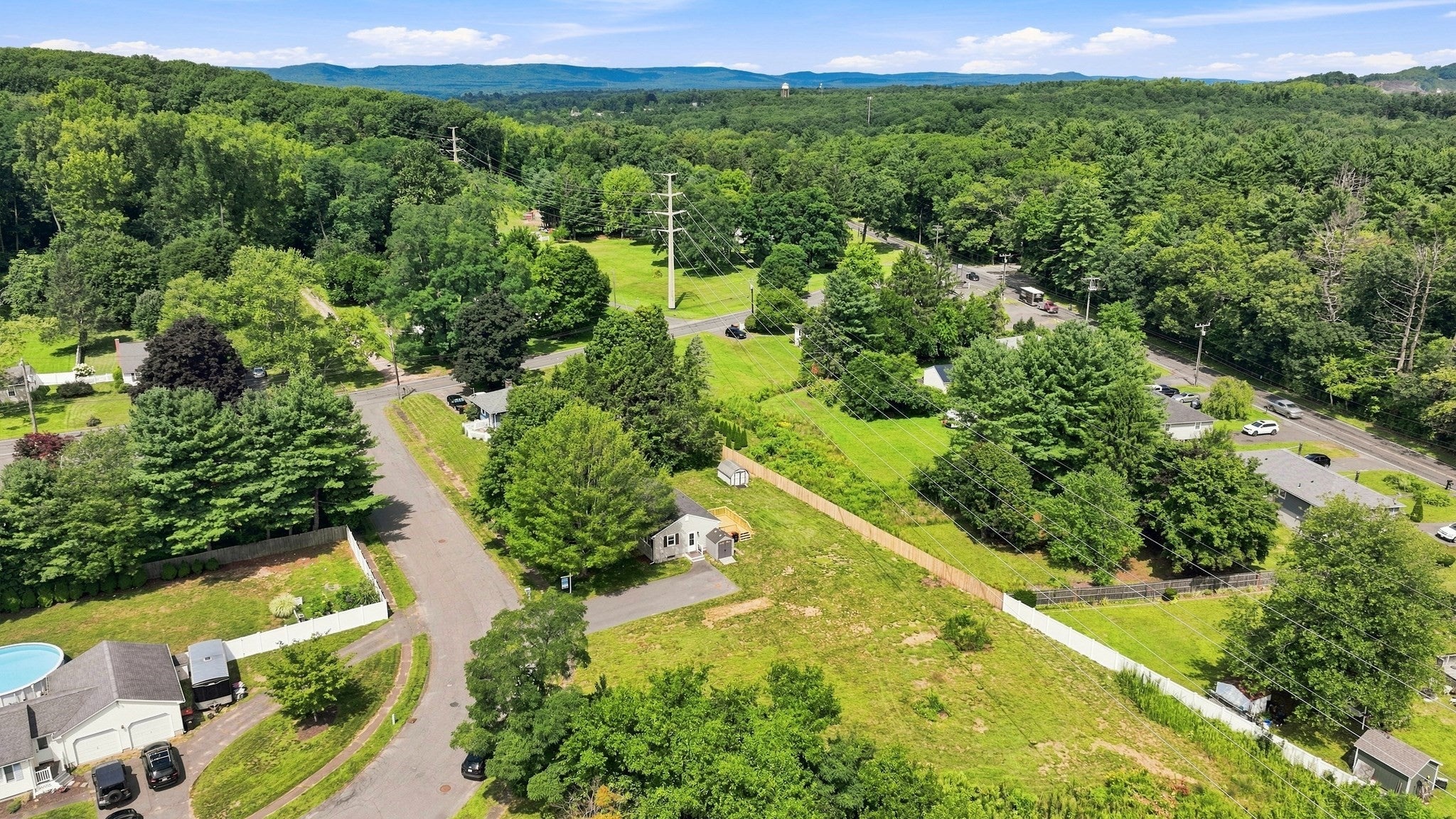 15 Peterson Cir, Agawam, MA Photo #34