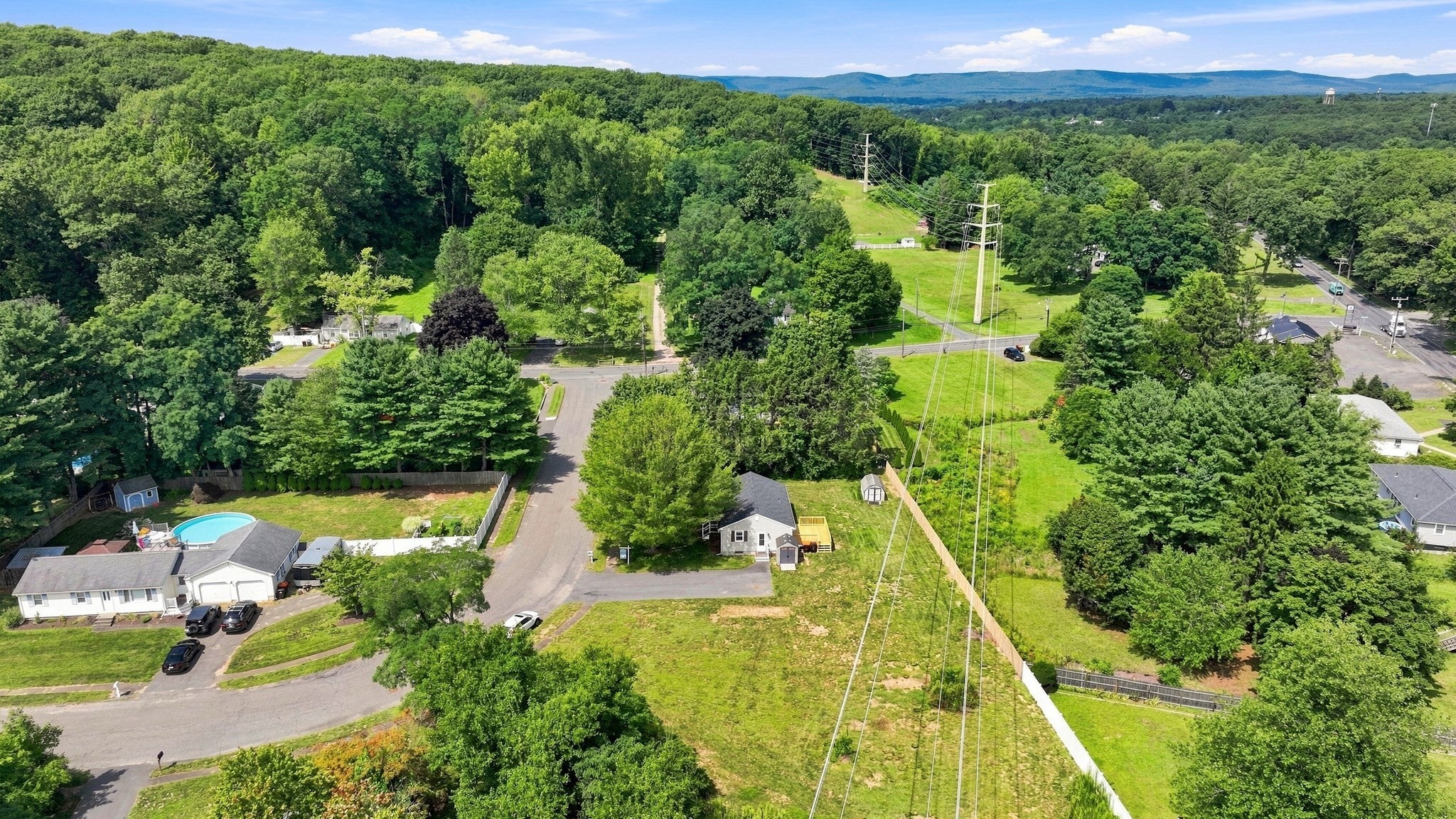 15 Peterson Cir, Agawam, MA Photo #35
