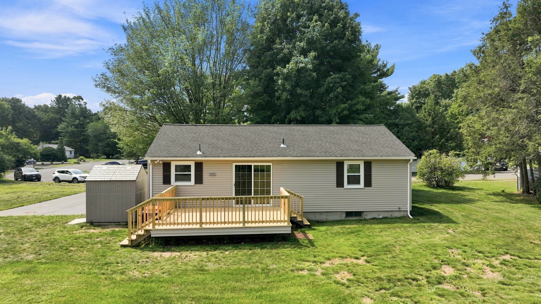 15 Peterson Cir, Agawam, MA Photo #30
