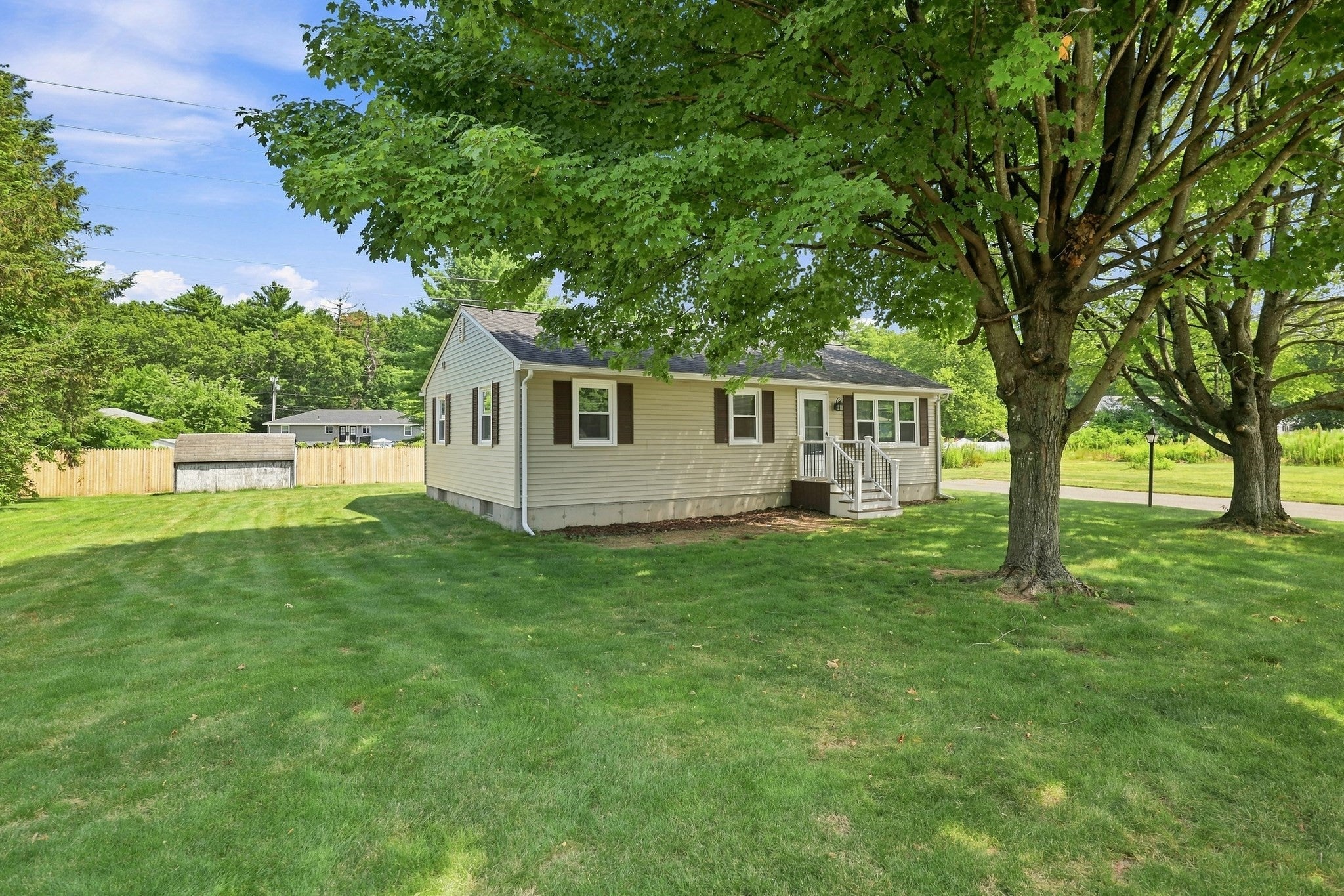 15 Peterson Cir, Agawam, MA Photo #4
