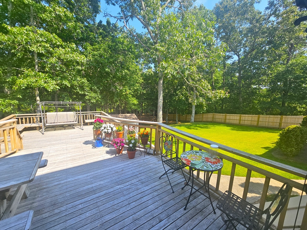 12 Tree Top Ln