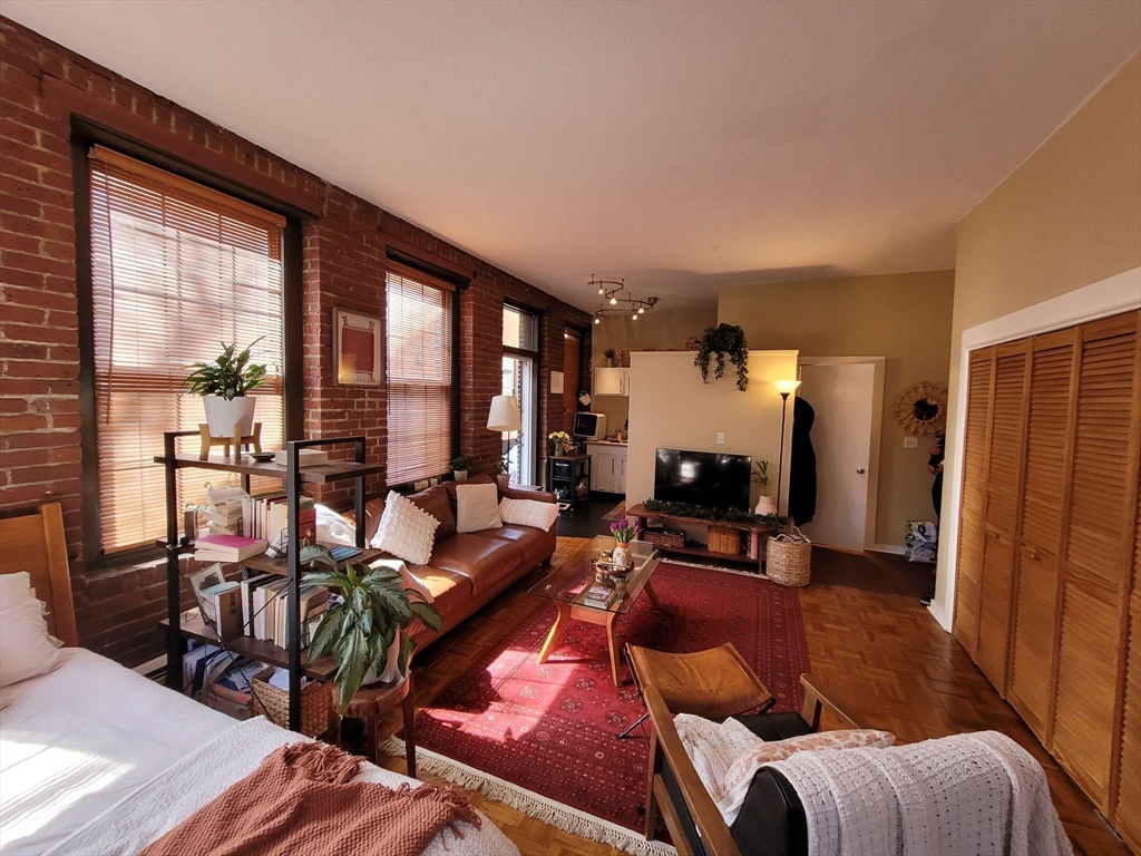 19 Fayette St 3