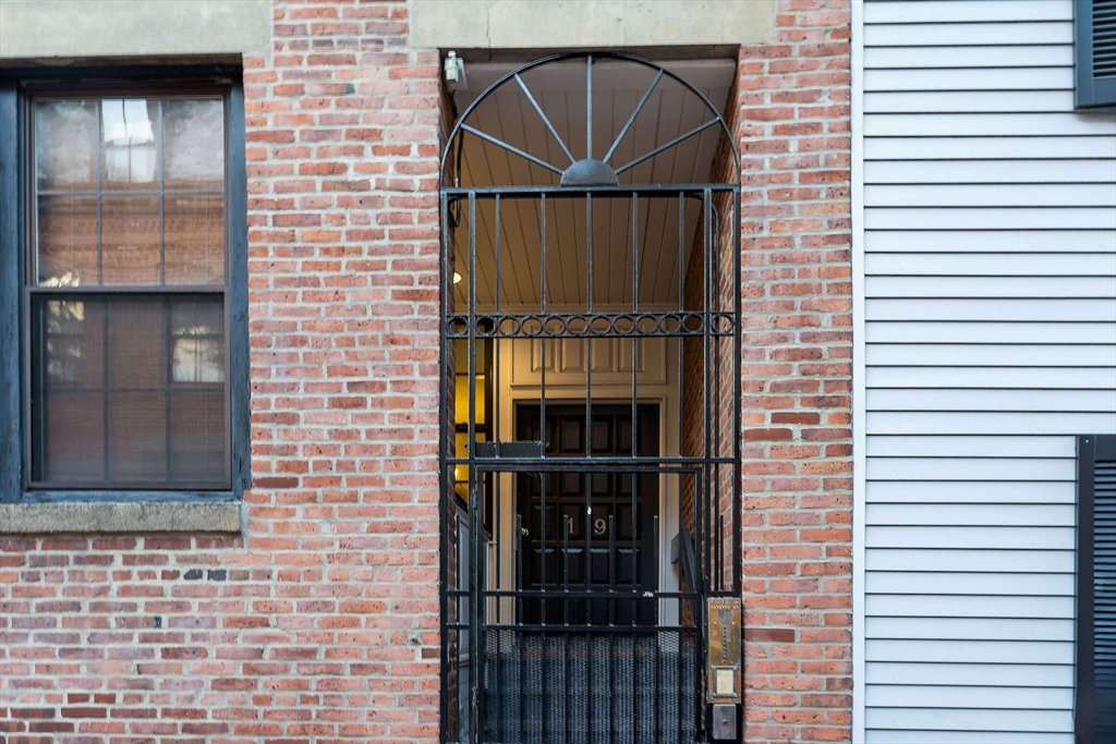19 Fayette St 3