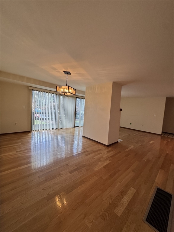 445 Old Stone Brk 445