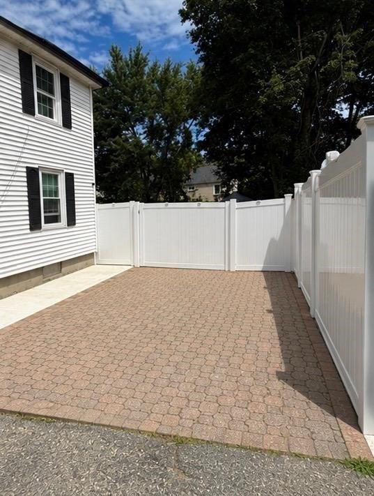 19 Pocasset Ave, Worcester, MA Photo #6