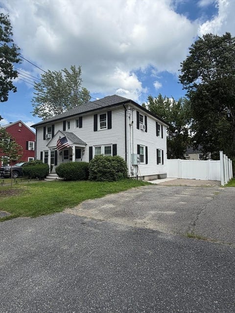 Photo of 19 Pocasset Ave, Worcester, MA 01606 (MLS # 73558075)