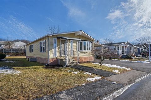 47 Castle Rd Attleboro MA 02703