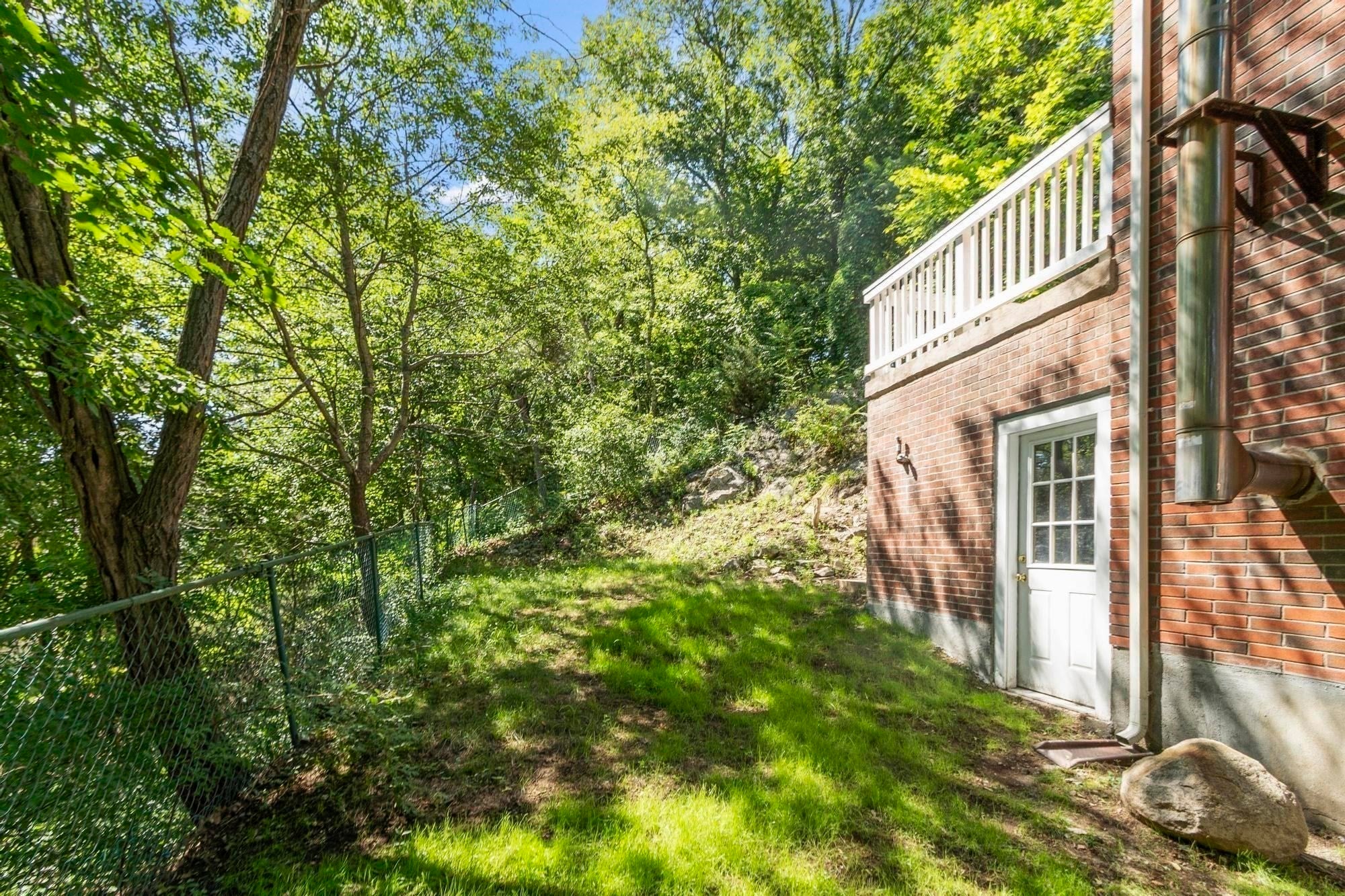 15 Oak Road