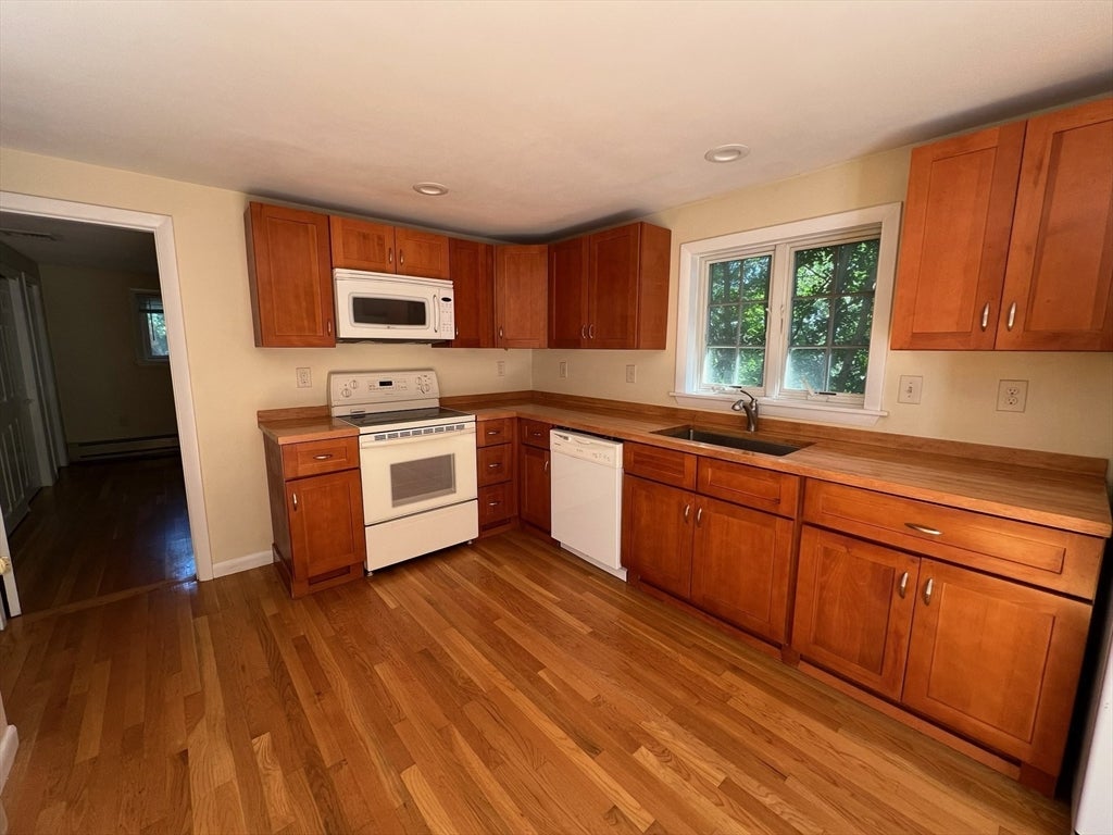 15 Oak Road, Waltham, MA, 15 Oak Road, Waltham, MA Photo #11